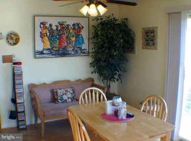 2860 Schubert Dr, Silver Spring, MD 20904 - photo 4