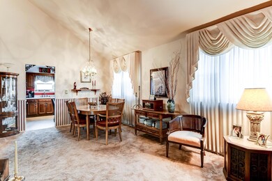010_Dining Room