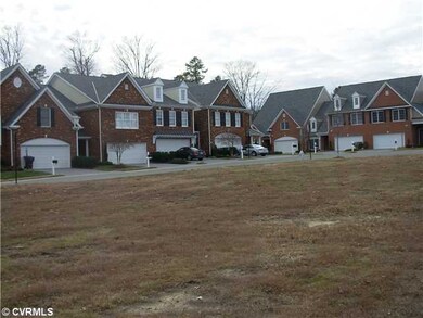 Exterior Front - View of Neighborhood (looking rig