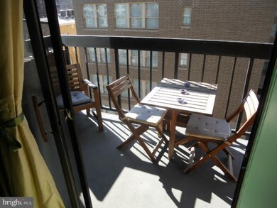 The Gibson unit 701, Washington, DC 20037 - photo 3