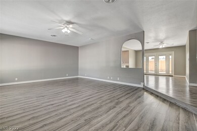 1715 Golden Arrow Dr, Las Vegas, NV 89169 - photo 6