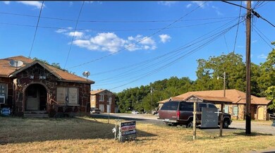 2711 W Walker St unit 102, Denison, TX 75020 - photo 2