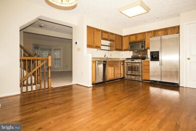 8620 Pine Meadows Dr, Odenton, MD 21113 - photo 5