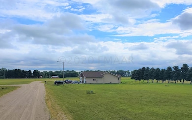 1003 Edison St, Milnor, ND 58060 - photo 3