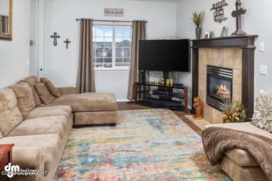 04-Living Room_DMD_9101