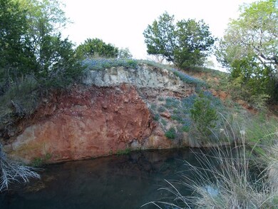 1547 Funf Kinder Rd unit 16, Fredericksburg, TX 78624 - photo 6