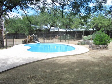 Pool, flat ~3/4 Acre Lot