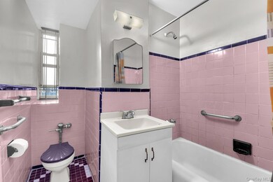 Donner Gardens unit 4C, Jackson Heights, NY 11372 - photo 7