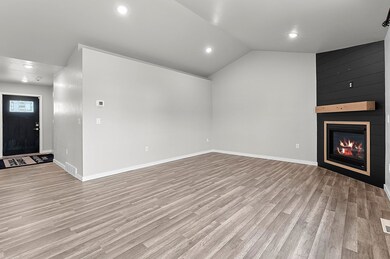 843 Redhawk Dr, Pulaski, WI 54162 - photo 7