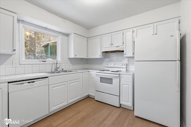 311 Lynnwood Dr unit 4, Anchorage, AK 99518 - photo 5