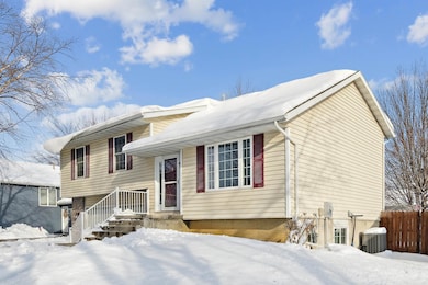 5302 Marius Dr, Cedar Falls, IA 50613 - photo 2