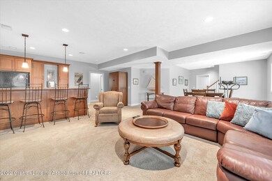 (7) 6155 GRAEBEAR TR. Lower Level Entert