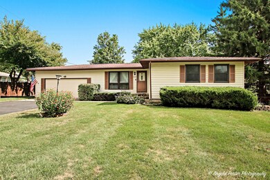1320 Meadow Ln, McHenry, IL 60050 - photo 2