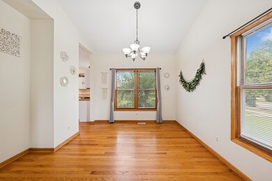 524 Highland Dr, Elburn, IL 60119 - photo 4