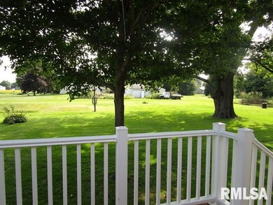 2279 Railroad St, Jacksonville, IL 62650 - photo 2