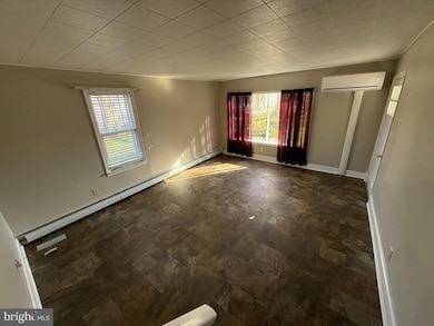 131 & 131 1/2 W King St, Shippensburg, PA 17257 - photo 4