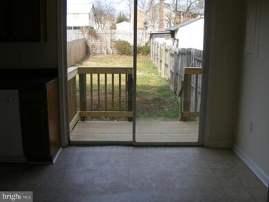 617 W 11th St, Front Royal, VA 22630 - photo 2