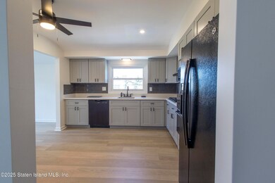 5 Hewitt Ave unit 1, Staten Island, NY 10301 - photo 7