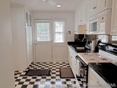 206 Willborough Ave, Fayetteville, NC 28303 - photo 6