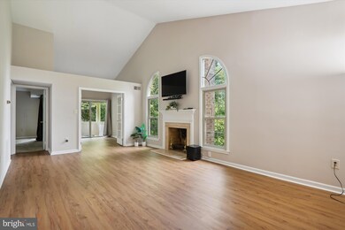 5817 Linden Square Ct unit 54, Rockville, MD 20852 - photo 7