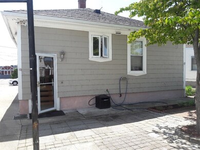 124 Dawson St, Pawtucket, RI 02861 - photo 5