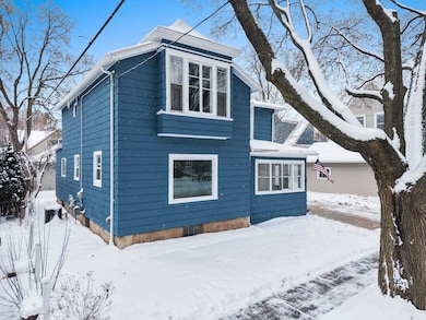 611 E Pacific St, Appleton, WI 54911 - photo 2