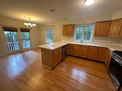 18 Edgemoor Cir unit 18, Wellesley, MA 02482 - photo 4