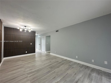 13984 NE 2nd Ct unit 323, Miami, FL 33161 - photo 6
