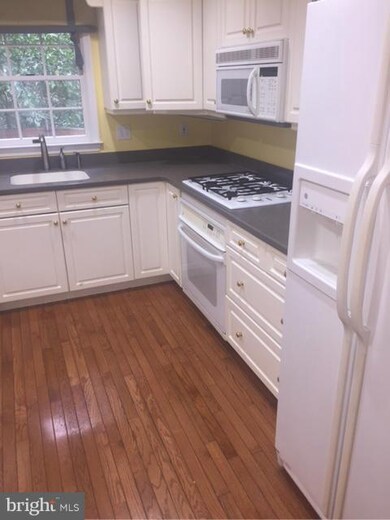 7758 Shootingstar Dr, Springfield, VA 22152 - photo 6