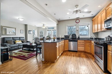 6153 N Richmond St unit 3S, Chicago, IL 60659 - photo 4