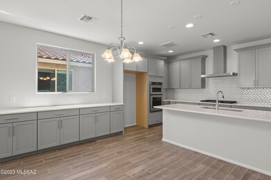 Tuc_SGT_QMI_Emory_199_Kitchen-Dining