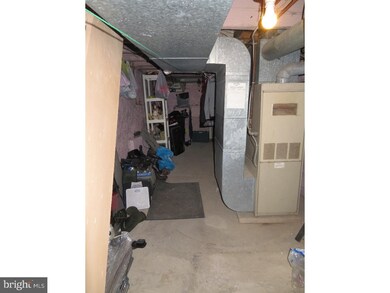 346 Locust St, Reading, PA 19604 - photo 6