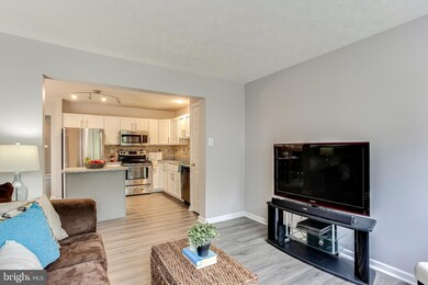 9539 Oakhurst Dr, Columbia, MD 21046 - photo 3