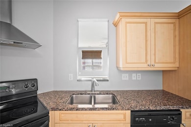 360 S Elm St unit 204, Greensboro, NC 27401 - photo 6