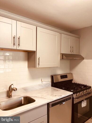 527 N Armistead St unit 202, Alexandria, VA 22312 - photo 6