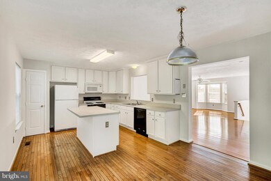 4162 La Mauricie Loop, Dumfries, VA 22025 - photo 7