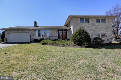 125 Kennedy Dr, Chambersburg, PA 17201 - photo 4