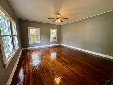 1024 Myrtle St, Kilgore, TX 75662 - photo 3