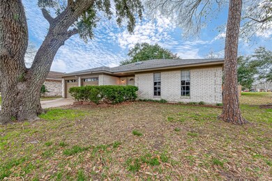 9907 Kirkfalls Dr, Houston, TX 77089 - photo 2