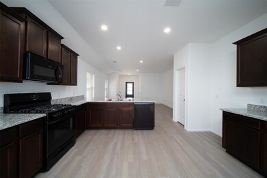 18478 Running Shadow Ct, Hockley, TX 77447 - photo 6