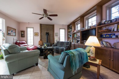 461 S Maple Ave, Purcellville, VA 20132 - photo 6