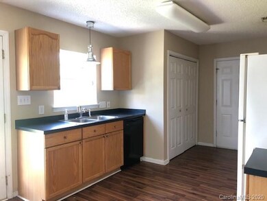 3718 Chepstow Ct, Charlotte, NC 28262 - photo 3