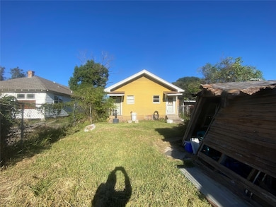 112 Glendale St, Houston, TX 77012 - photo 3