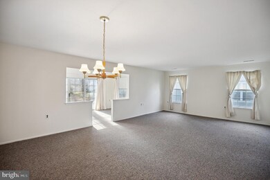 24 Lakebridge Dr, Woodbury, NJ 08096 - photo 5