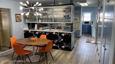 Kitchen/Breakfast Nook