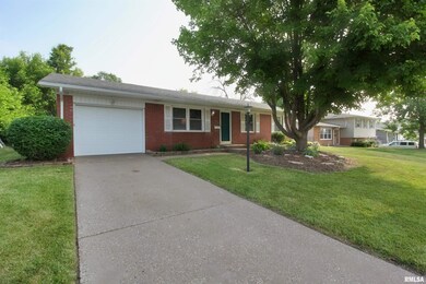 634 Westerfield Rd, Davenport, IA 52806 - photo 2