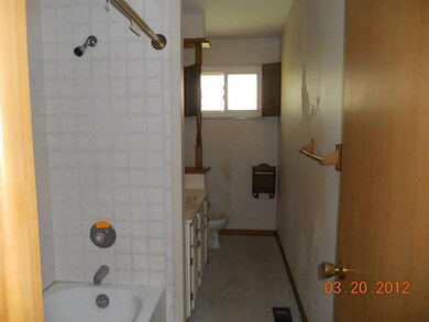 1082 Bellflower Ave, Columbus, OH 43204 - photo 4