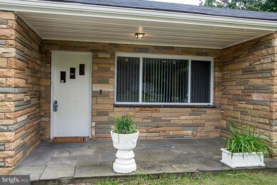 5110 Abbott Dr, Temple Hills, MD 20748 - photo 4