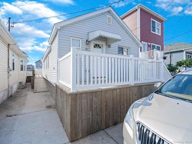 22 W 10th Rd, Broad Channel, NY 11693 - photo 3