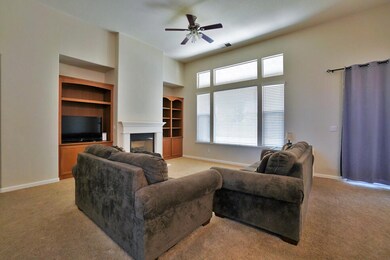 1269 Paradise Loop Lemoore 07 Living Roo